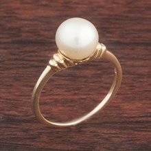 Yellow Gold Pearl Ring