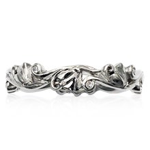 Poppy Curls Wedding Band - top view